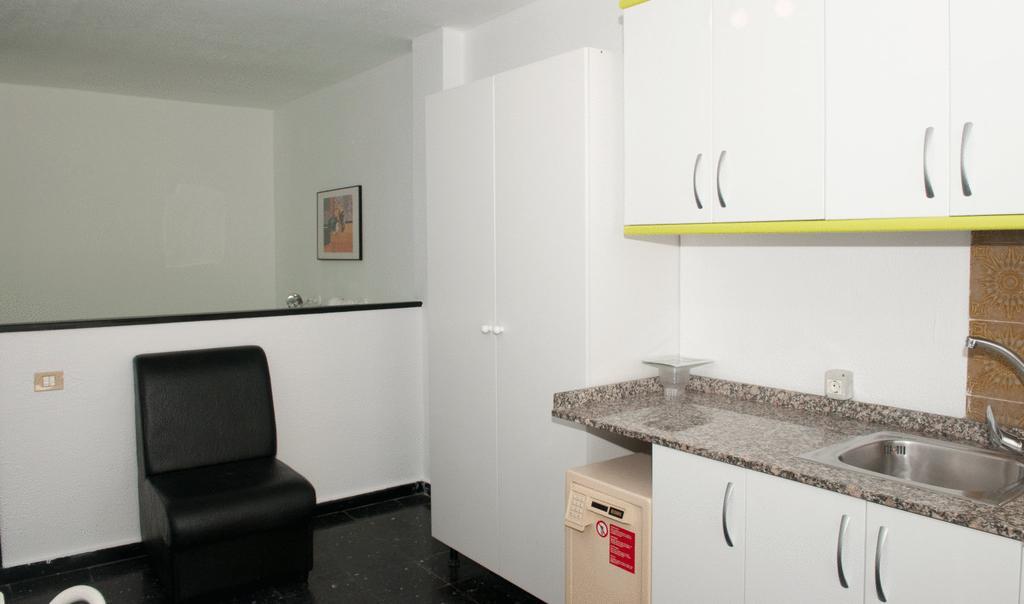 Apartamentos Koka Πλάγια ντελ Ινγκλές Δωμάτιο φωτογραφία