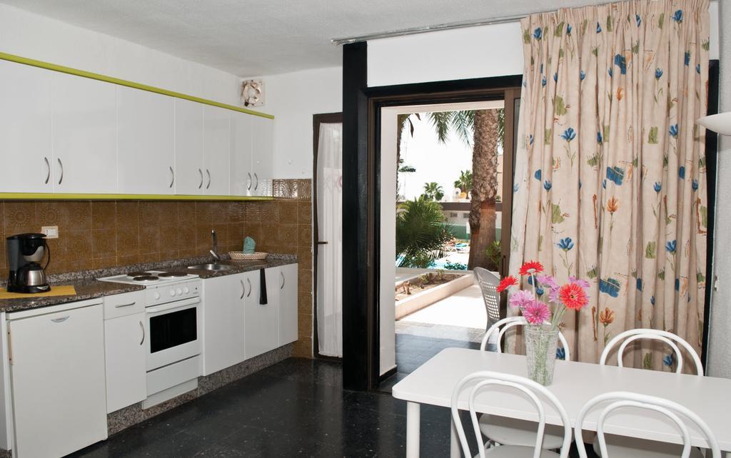 Apartamentos Koka Πλάγια ντελ Ινγκλές Δωμάτιο φωτογραφία