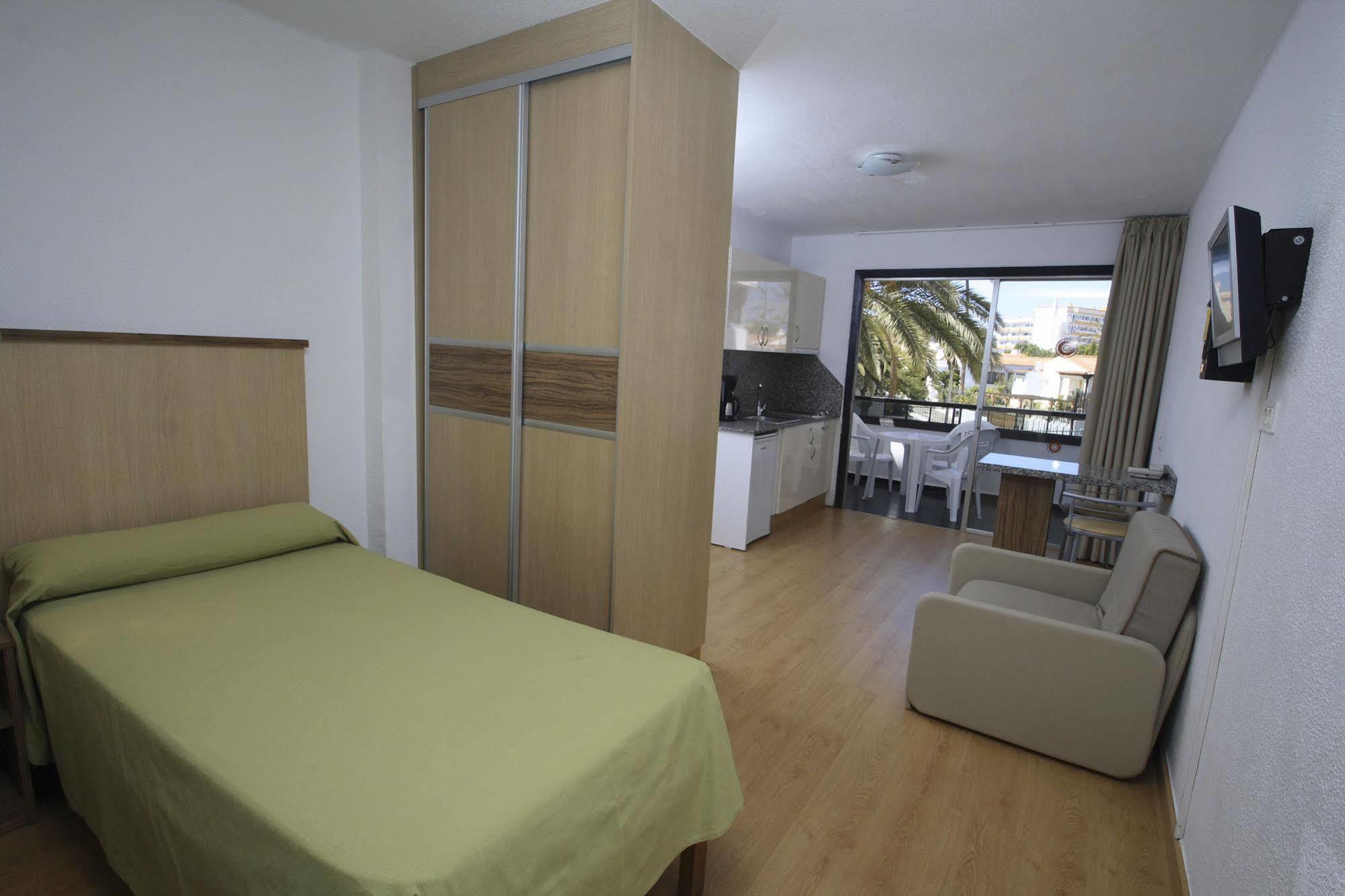 Apartamentos Koka Πλάγια ντελ Ινγκλές Εξωτερικό φωτογραφία